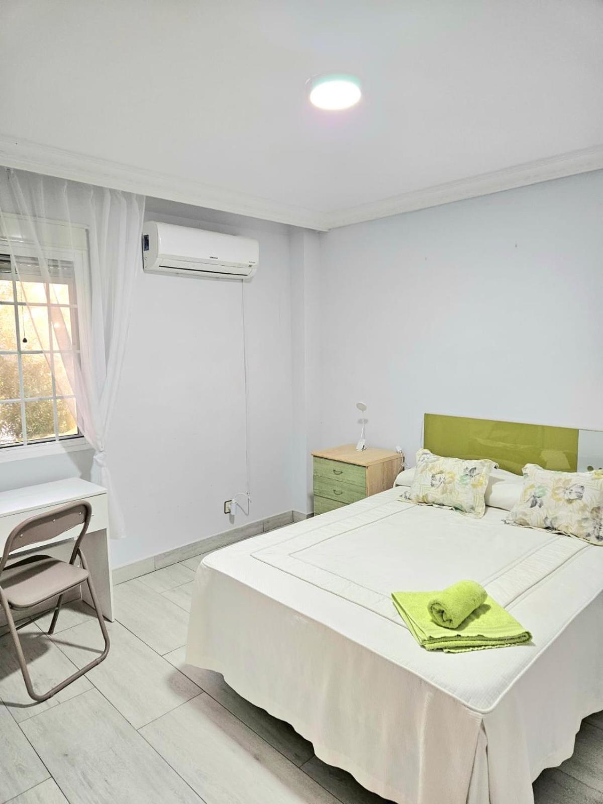 Habitacion Privada A 15 Min De La Playa/Piso Hotel Huelva Exterior photo
